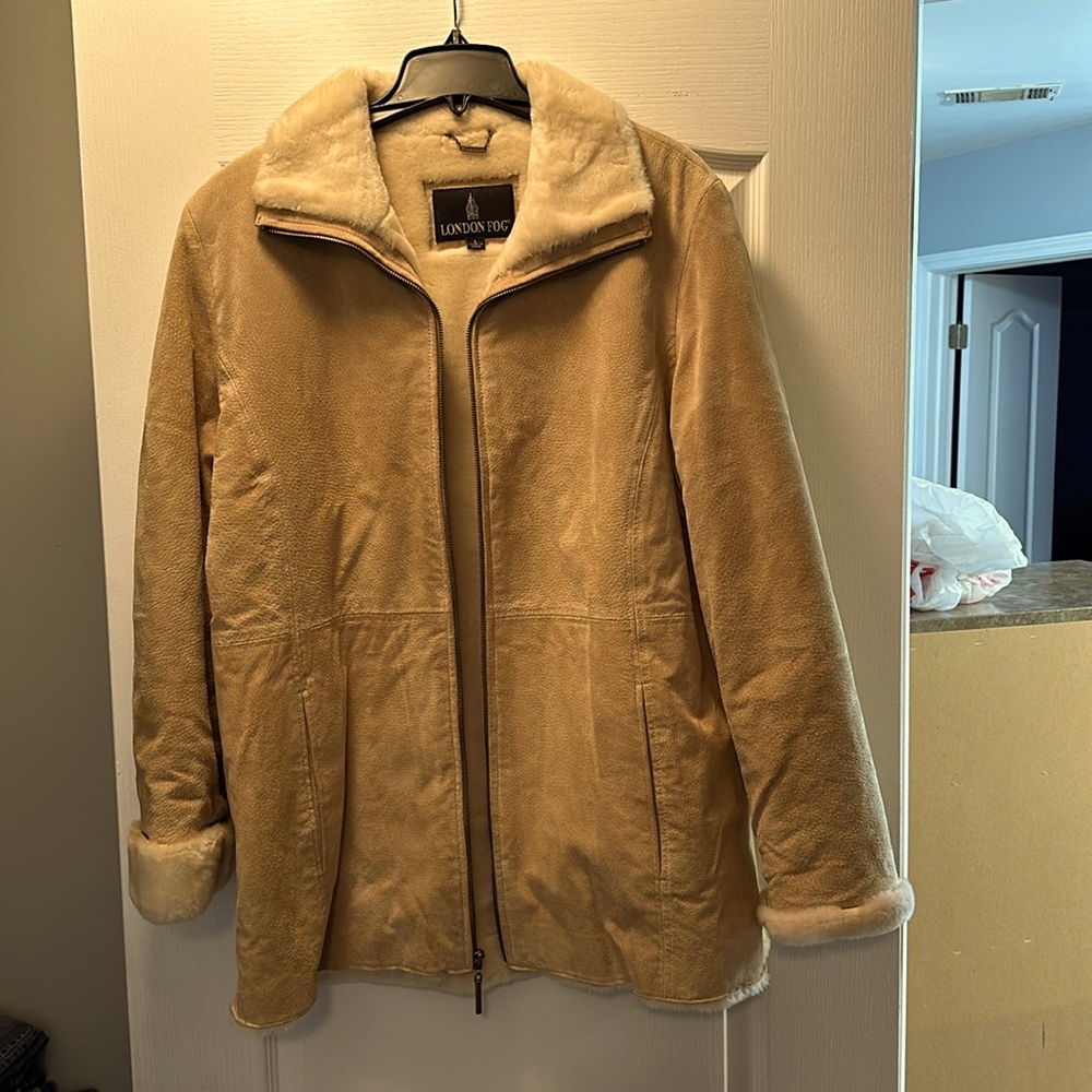London fog coat, brand new with out tags. Size L